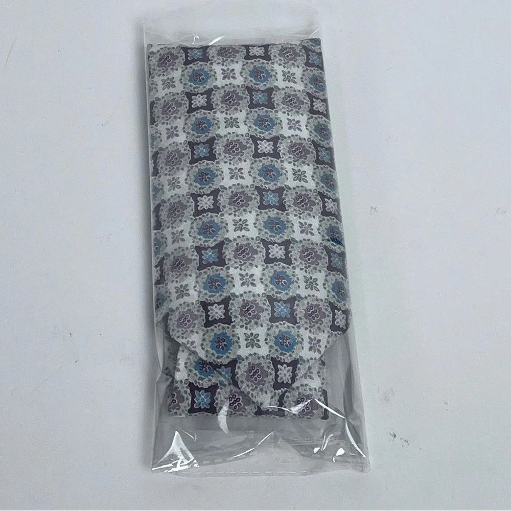 Oscar De La Renta Men's 100% Imported Silk Geometric Neck Tie; Designer, Formal
